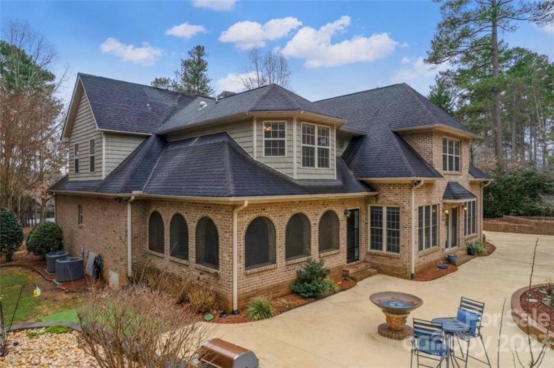 Property image 4 at 319 Greenbay Road, Mooresville, NC 28117