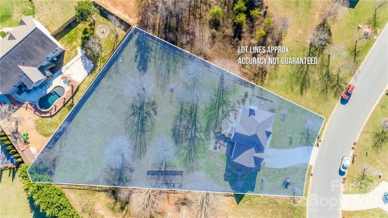 Property image 2 at 136 Wheatfield Drive, Statesville, NC 28677