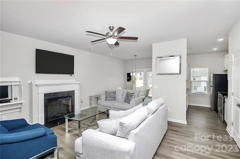 Property image 4 at 7113 Somerford Road, Charlotte, NC 28215