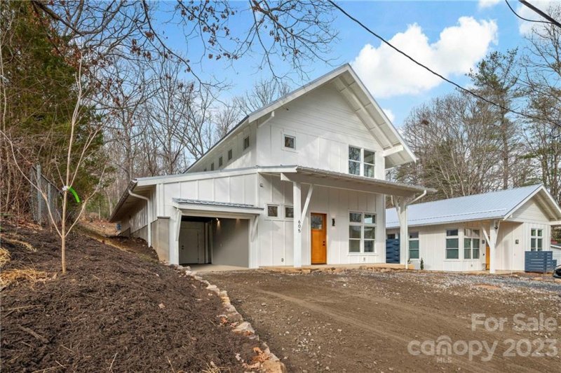Property image 2 at 605 Hiawassee Avenue, Black Mountain, NC 28711