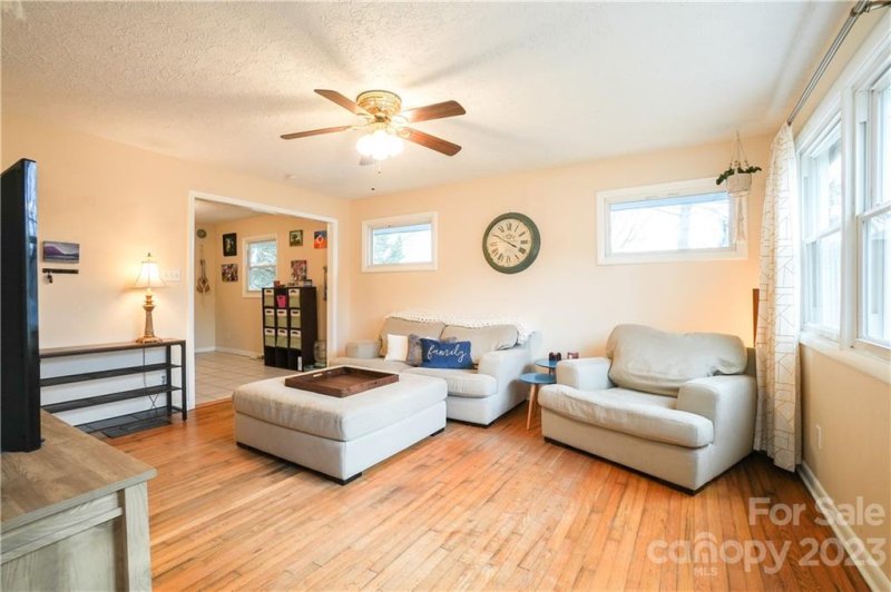 Property image 4 at 68 Vandalia Avenue, Asheville, NC 28806