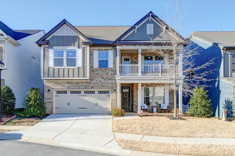 946 Ashton Oak Court