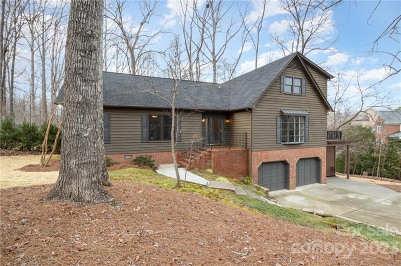 Property image 3 at 10300 Stonemede Lane, Matthews, NC 28105