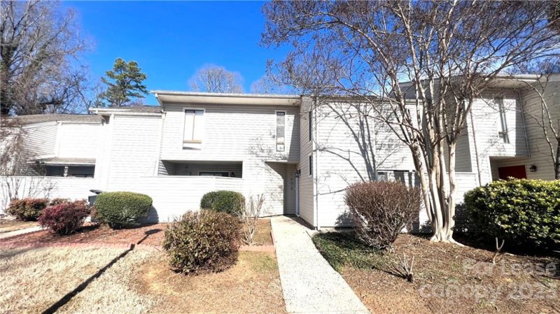 7802 Hummingbird Lane