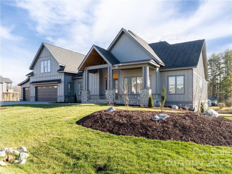 661 Daniel Circle Drive