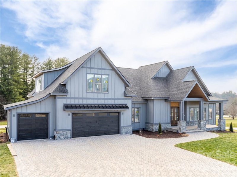 Property image 3 at 661 Daniel Circle Drive, Mills River, NC 28759