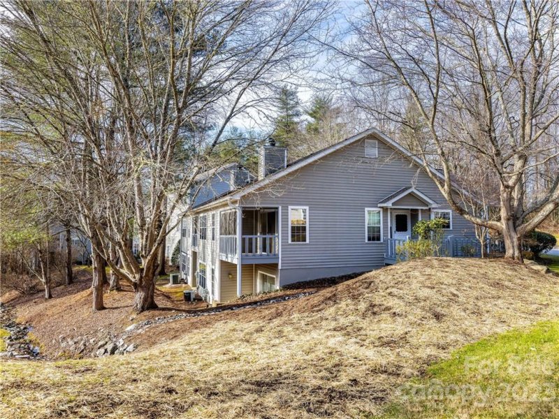 Property image 3 at 681 E Park Place, Hendersonville, NC 28791