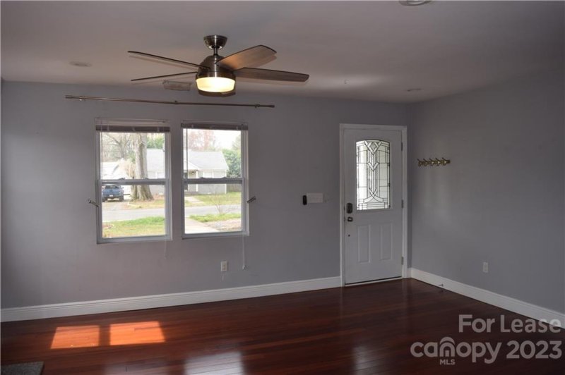 Property image 5 at 1221 Meadow Lane, Charlotte, NC 28205
