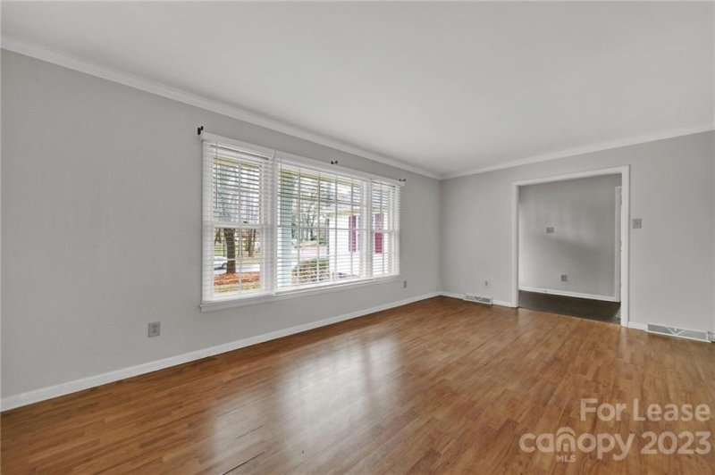 Property image 4 at 5922 Coatbridge Lane, Charlotte, NC 28212