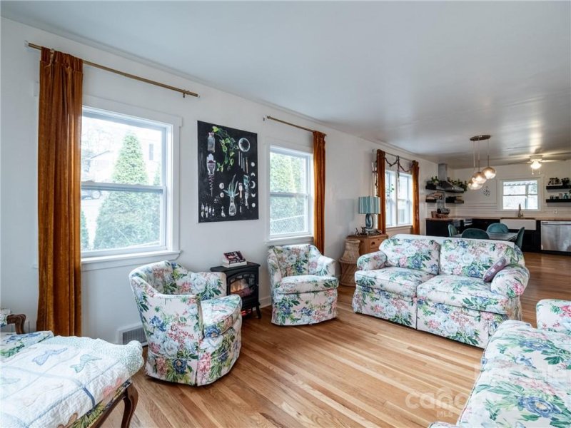 Property image 5 at 12 Canterbury Road, Asheville, NC 28805