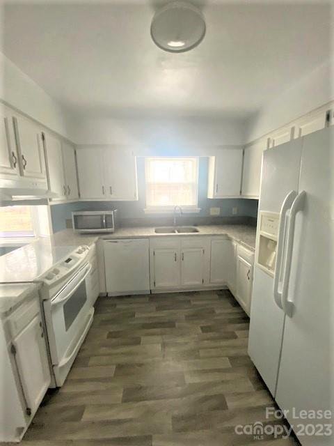 Property image 4 at 2320 Heather Glen Lane, Charlotte, NC 28208