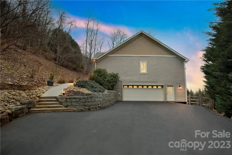 Property image 3 at 61 Gaston Mountain Road, Asheville, NC 28806