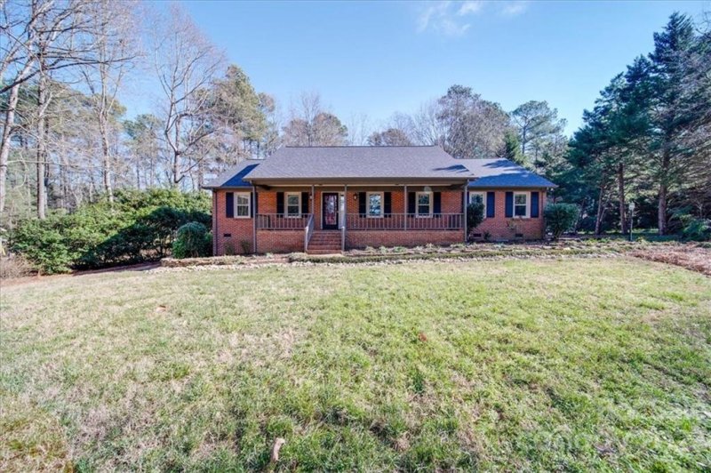 Property image 2 at 4533 Glen Oaks Drive, Matthews, NC 28104