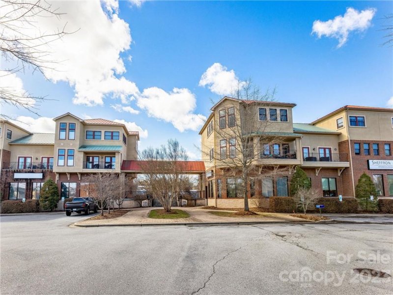 Property image 4 at 475 Church Street, Hendersonville, NC 28792