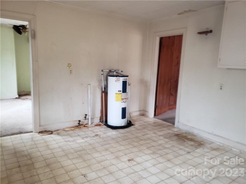 Property image 4 at 908 Main Street, Maiden, NC 28650