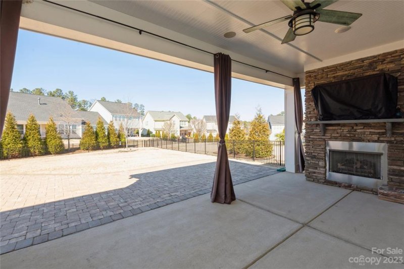 Property image 4 at 813 Sassafras Green Drive, Lake Wylie, SC 29710