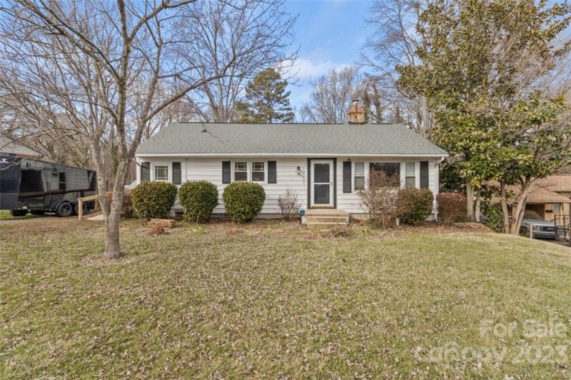 Property image 2 at 1307 Knox Street, Statesville, NC 28677