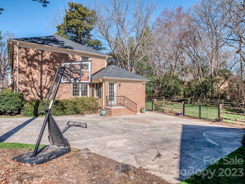 Property image 3 at 2500 Ainsdale Road, Charlotte, NC 28226