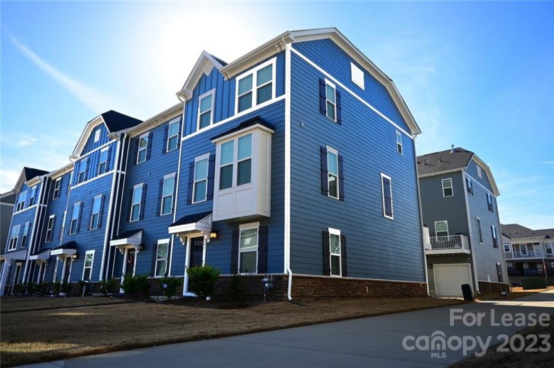 Property image 4 at 1241 Ashbury Street, Charlotte, NC 28216