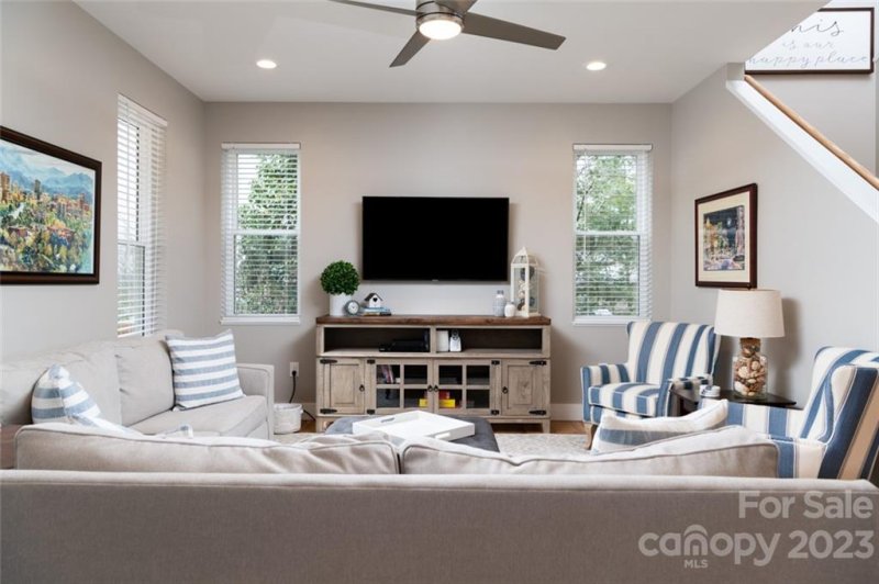 Property image 4 at 28 Wentworth Avenue, Asheville, NC 28803