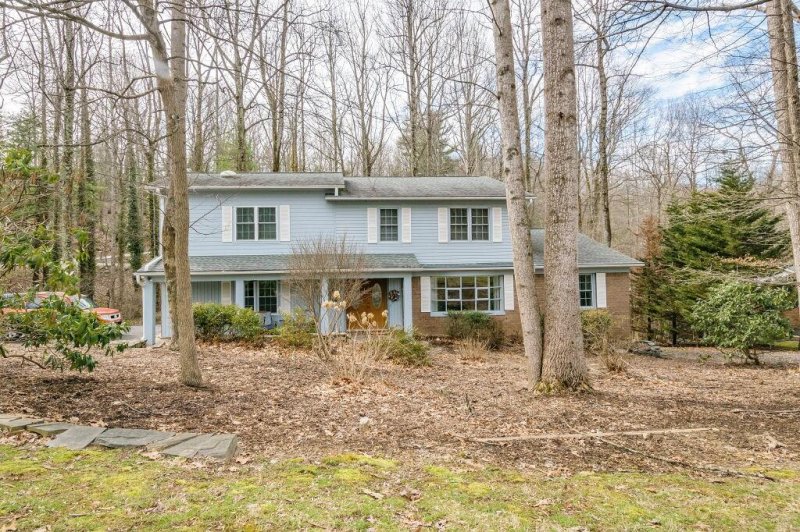 Property image 2 at 183 Long John Drive, Hendersonville, NC 28791