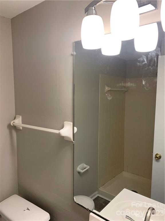 Property image 3 at 1649 Arlyn Circle, Charlotte, NC 28213