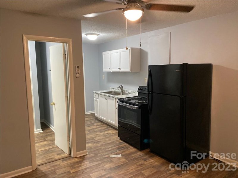 Property image 3 at 3805 Miriam Drive, Charlotte, NC 28205