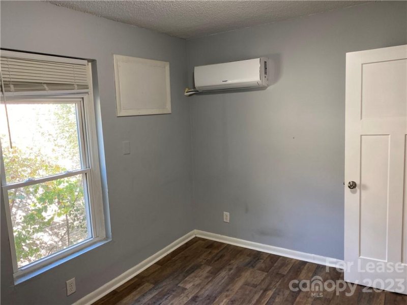 Property image 4 at 3805 Miriam Drive, Charlotte, NC 28205