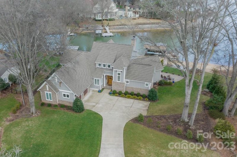 Property image 2 at 18014 Whispering Oaks Drive, Cornelius, NC 28031