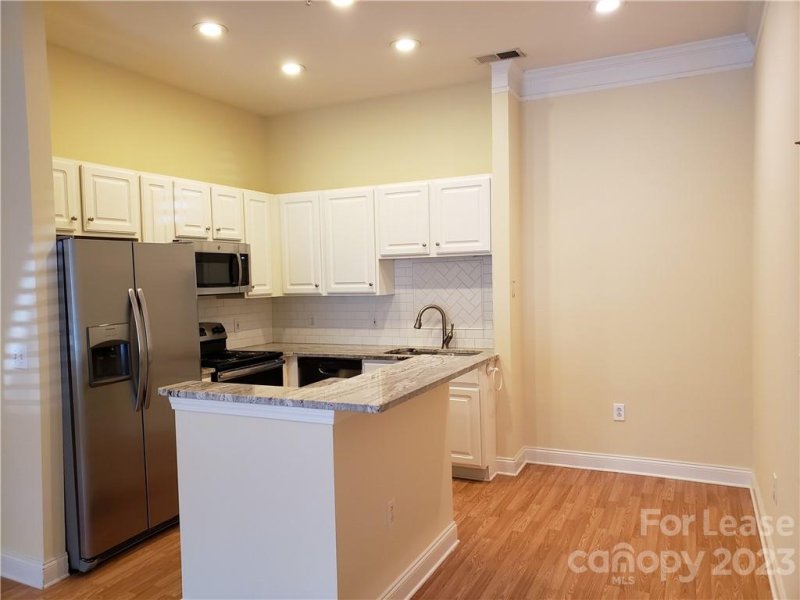 Property image 4 at 719 Garden District Drive, Charlotte, NC 28202