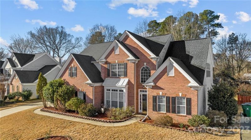 10904 Knight Castle Drive