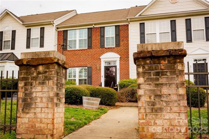 Property image 2 at 9711 Mallard Glen Drive, Charlotte, NC 28262