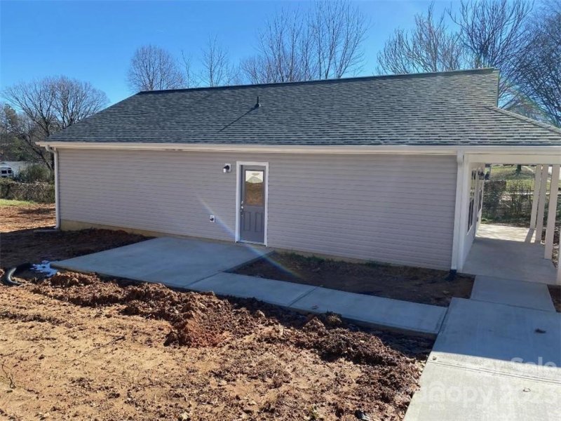 Property image 4 at 915 Adams Street, Statesville, NC 28677