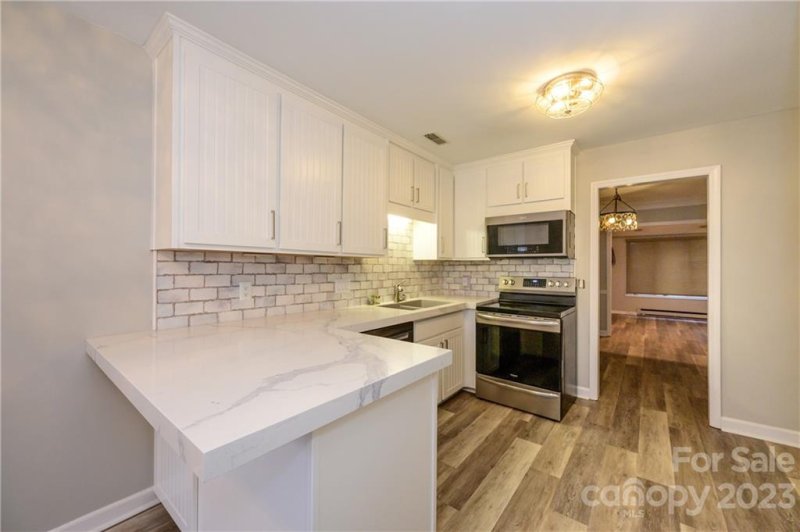 Property image 5 at 7530 Red Oak Lane, Charlotte, NC 28226