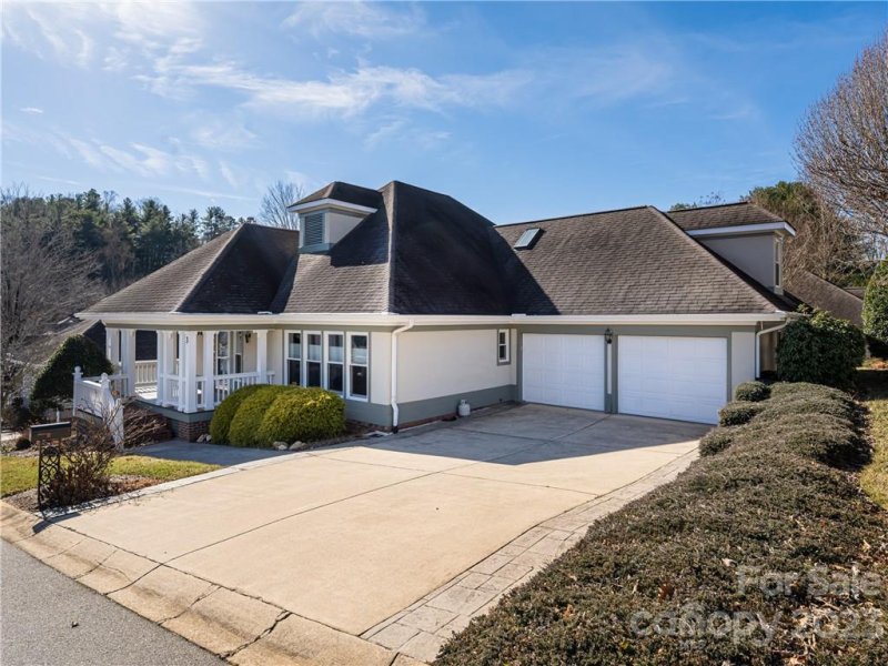 Property image 2 at 3 Creekside Way, Asheville, NC 28804