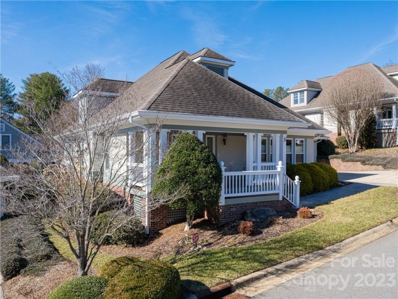 Property image 3 at 3 Creekside Way, Asheville, NC 28804