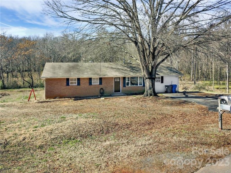 507 Lake View Drive