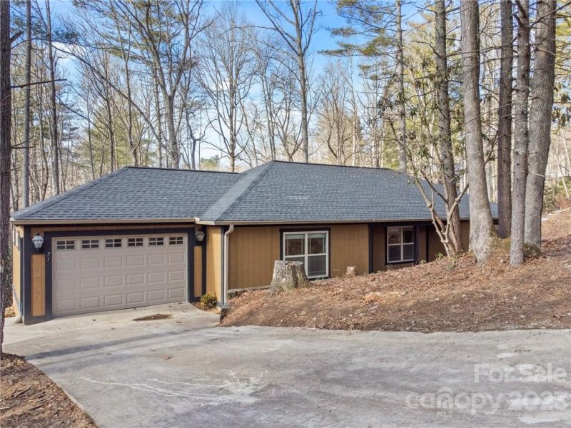 Property image 2 at 71 Badger Run, Hendersonville, NC 28739