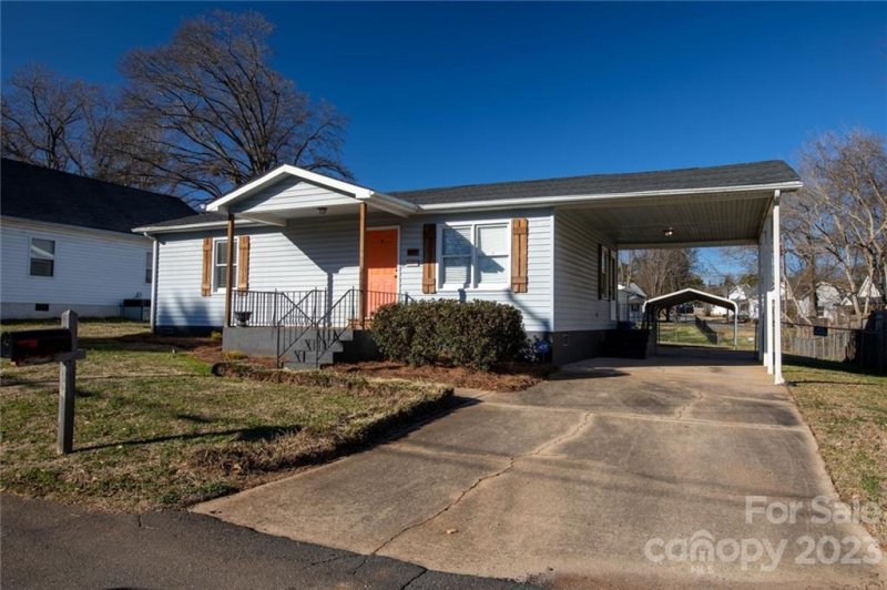 Property image 2 at 909 Laye Street, Belmont, NC 28012