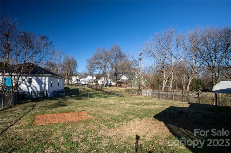 Property image 3 at 909 Laye Street, Belmont, NC 28012