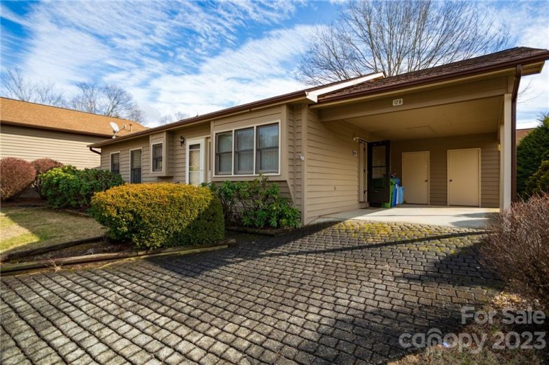 Property image 3 at 12 B Elderberry Lane, Asheville, NC 28805