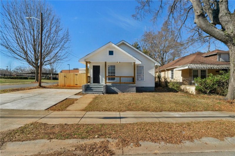 Property image 2 at 1201 Fairmont Street, Charlotte, NC 28216