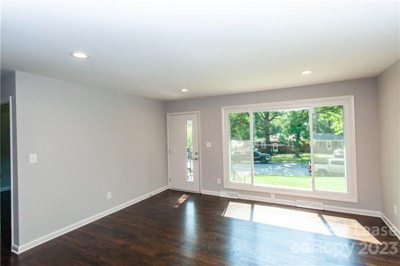 Property image 5 at 3221 Erskine Drive, Charlotte, NC 28205