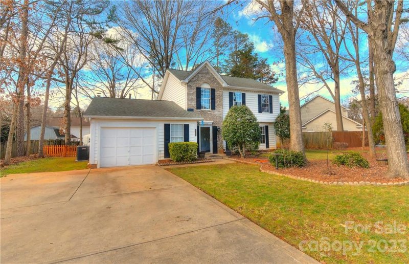 Property image 2 at 12208 Woodbend Drive, Matthews, NC 28105