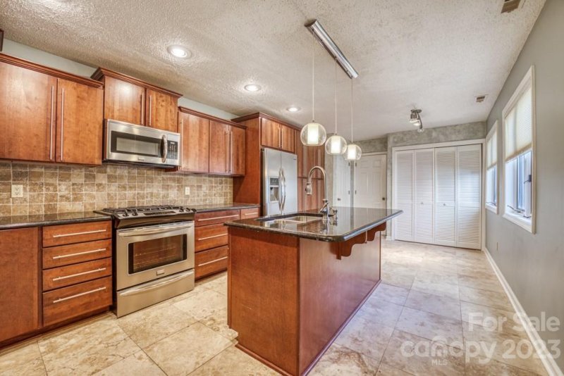 Property image 4 at 130 Deerlake Drive, Asheville, NC 28803