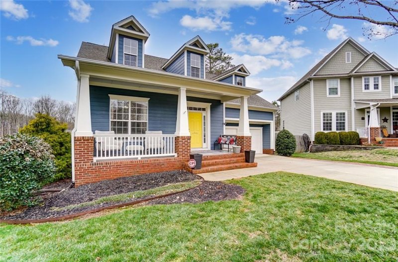 Property image 2 at 7021 Holly Grove Court, Matthews, NC 28104