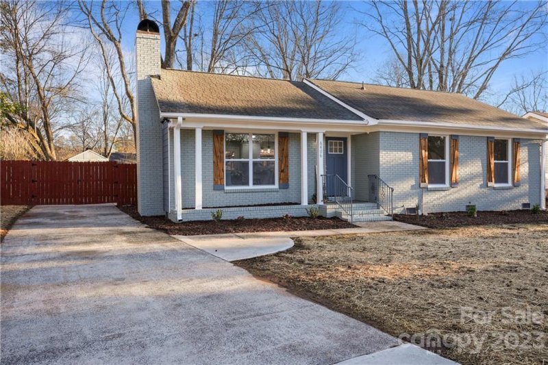 Property image 3 at 6406 Old Meadow Road, Charlotte, NC 28227