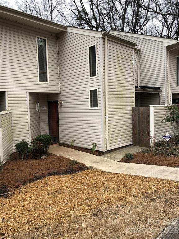 Property image 2 at 7826 Hummingbird Lane, Charlotte, NC 28212