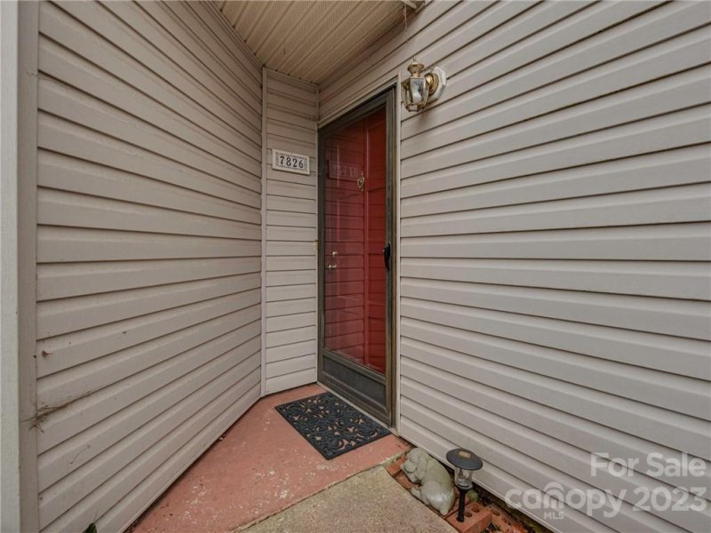 Property image 3 at 7826 Hummingbird Lane, Charlotte, NC 28212