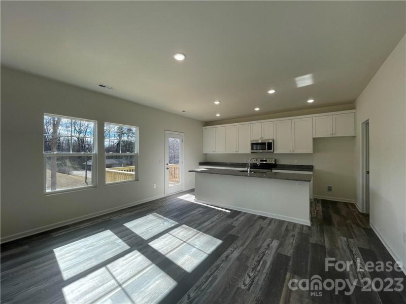 Property image 3 at 582 30th Avenue Circle, Hickory, NC 28601